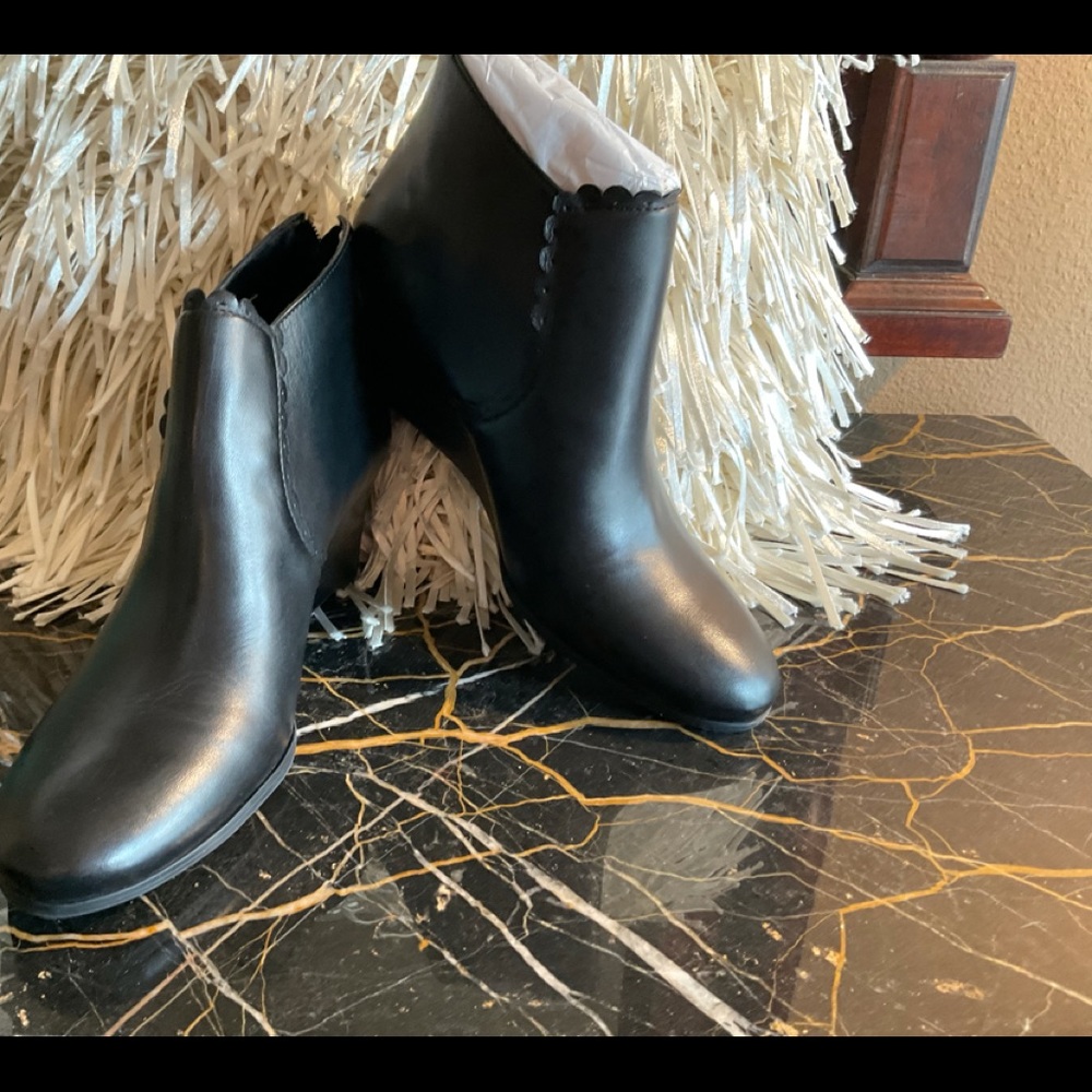 NEW Jack Rogers Black Leather Wedge Ankle Boot - 9M